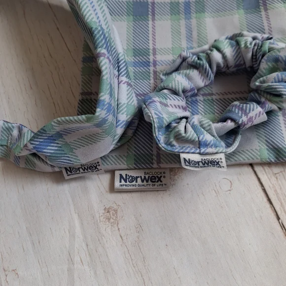 Norwex Plaid Wristlet and Hair Accessories NWOT Gift for Teens Women - Picture 10 of 10